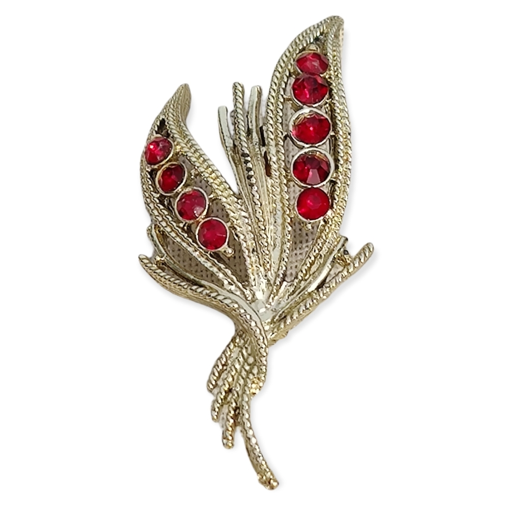 Vintage high end garnet crystal spritz brooch